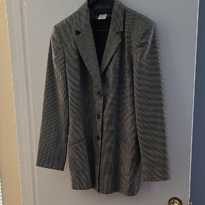 Elegant Black and White Houndstooth Blazer